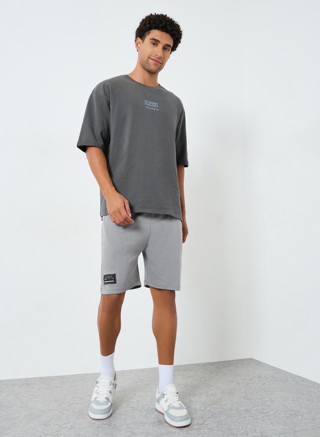 ستايلي شورت بقصة واسعة مع رباط للرجال - Image 1